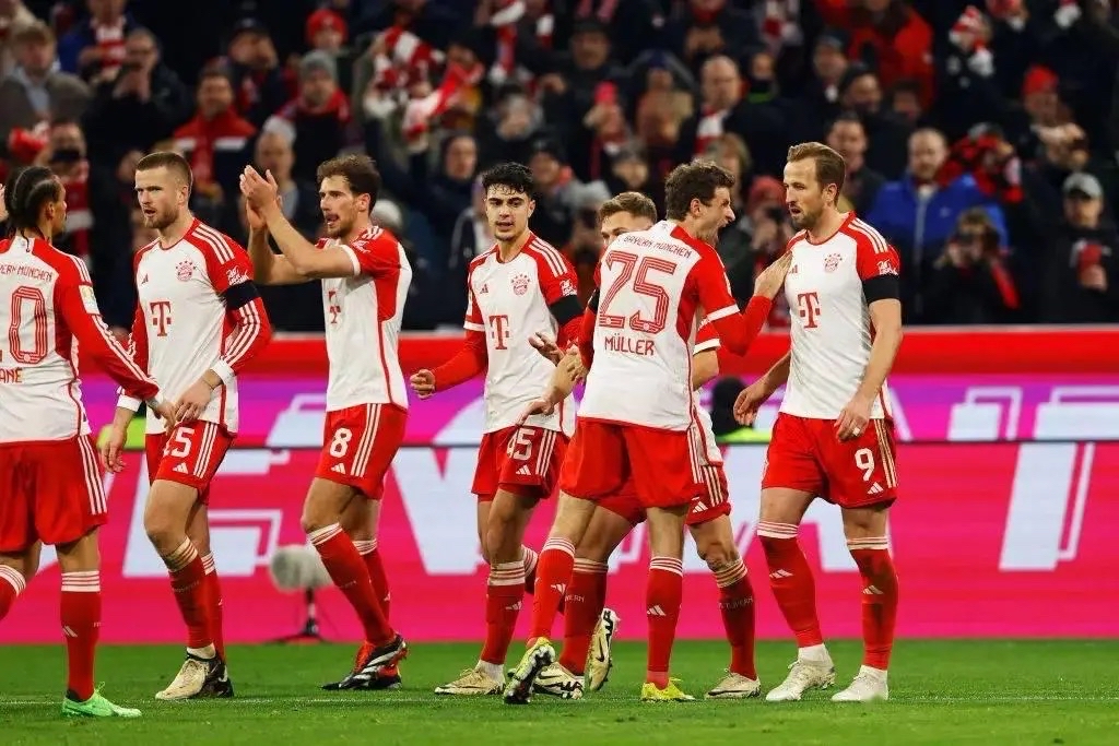 拜仁慕尼黑击败弗赖堡,稳坐德甲领先位置 拜仁慕尼黑击败弗赖堡,稳坐德甲领先位置