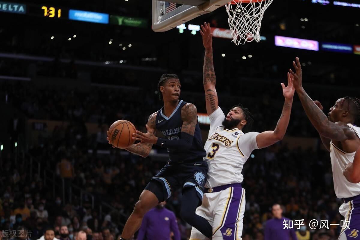 湖人轻取快船，取得四连胜