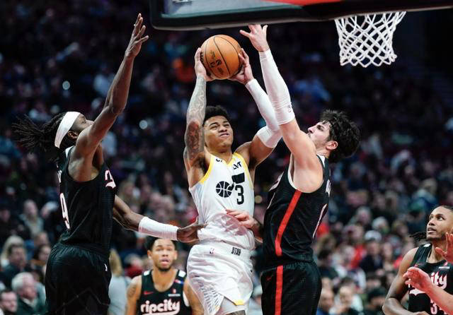 爵士大胜开拓者，高质量比赛收视率上扬